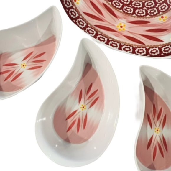 🎉PRICE REDUCED🎉 Temptations 7 Pc Melamine 15" Petal Serving‎ Tray Cranberry - Picture 2 of 12